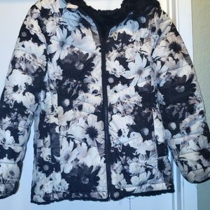 Girls Size 8/10 Black/White puffy jacket